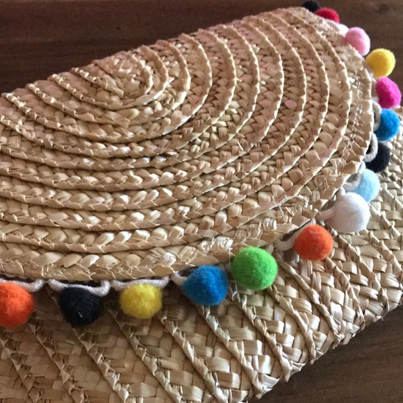 Shiraleah Chicago Pom Pom Straw Clutch - Picture 2 of 6